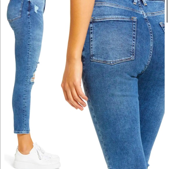 Good American Good Legs Skinny Jean - Picture 3 of 9